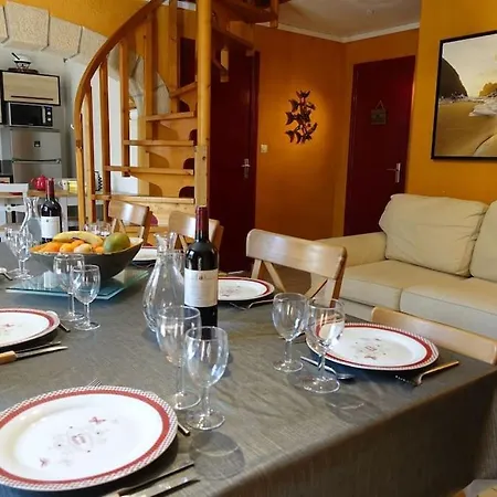Maison Au Calme Dans Village Fleuri - Jardin Clos * Locmaria